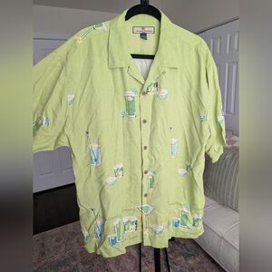 Tommy Bahama Light Green Cocktail Theme 100% Silk Shirt Size Large
